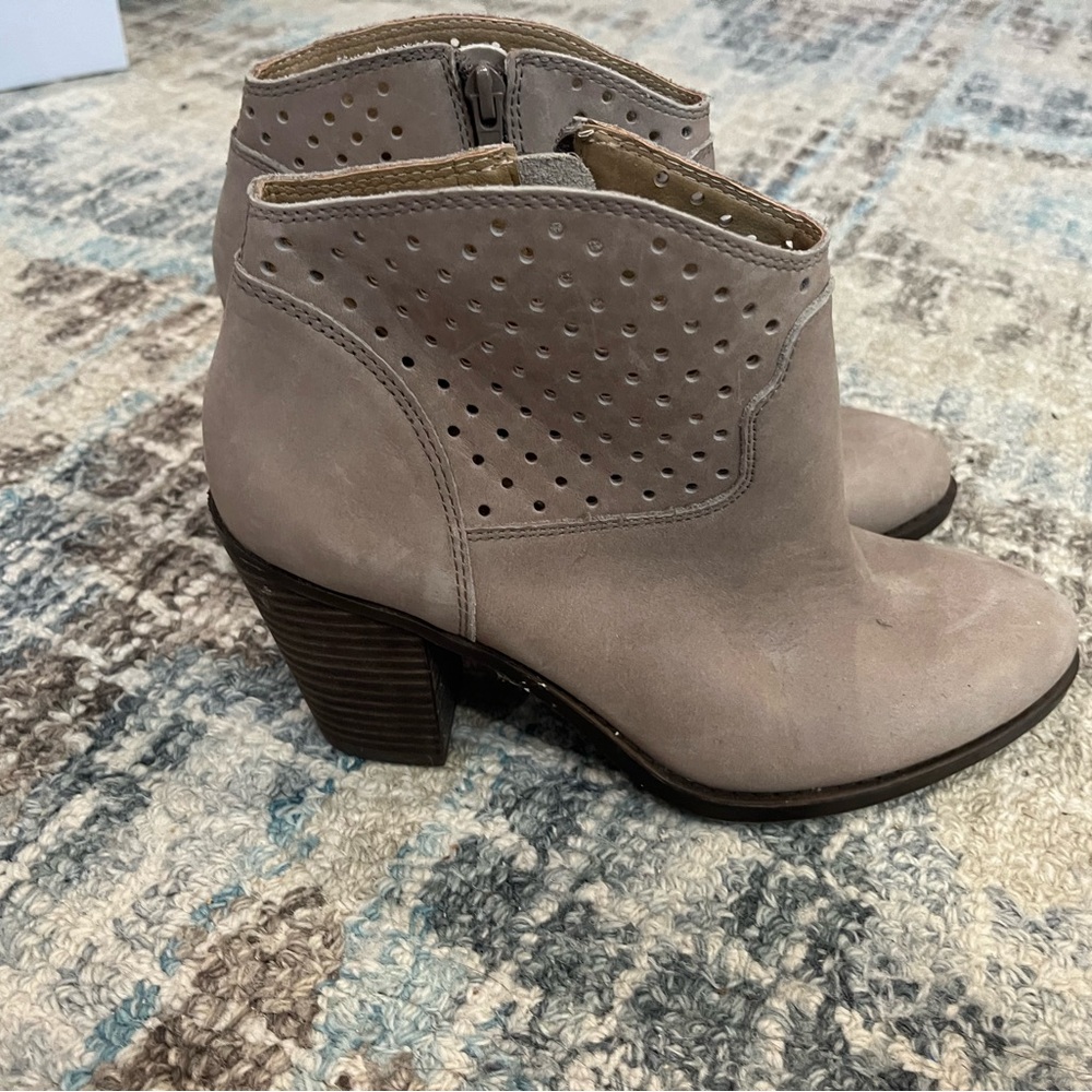 Brand new side 8 Lucky 🍀 Brand boots